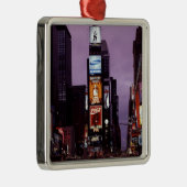 夜のニューヨーク・タイムズ・スクエアのトラフィック メタルオーナメント (右)