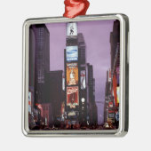 夜のニューヨーク・タイムズ・スクエアのトラフィック メタルオーナメント (左)