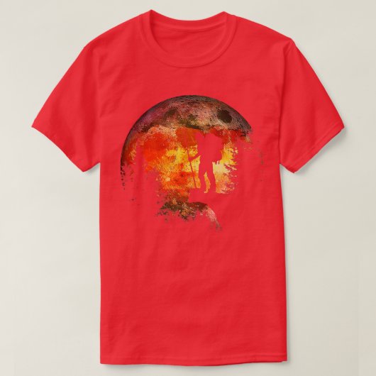 夜のハイキングトレッキング愛好家の水の色の月 Tシャツ (デザイン正面)