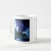 夜のハリー・ポッターシリーズの城| Hogwarts コーヒーマグカップ (正面左)