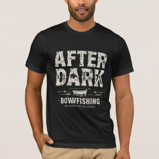 夜のバスフィッシング 本物のハンターは日光要らずTシャツ Tシャツ
