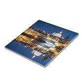 夜のバレッタ旧市街の港 タイル (側面)