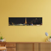 夜のパリのライトアップされたエッフェルタワー キャンバスプリント (インサイチュ (リビング))