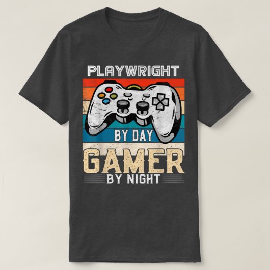 夜のビデオゲーミングファンによるデイゲーマーによる劇作家 Tシャツ (デザイン正面)