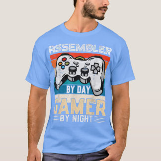 夜のビデオゲーミングファンによるデイゲーマー別アセンブラ Tシャツ