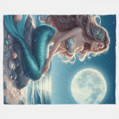夜のビーチの人魚 フリースブランケット (正面(横))