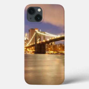 夜のブルックリン橋そしてマンハッタン iPhone 13ケース