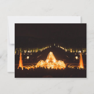 夜のベルサイユでライトアップされた噴水 ポストカード