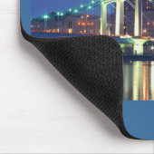 夜のミネアポリスのスカイライン マウスパッド (コーナー)
