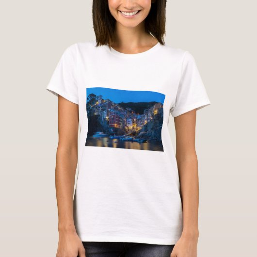 夜のリオマッジョーレCinque Terre Liguria Italy Tシャツ (正面)