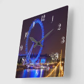 夜のロンドンの青く軽い目 スクエア壁時計 (傾斜)