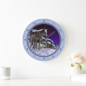 夜の冬の雪に灰色のオオカミ ラージ壁時計 (ホーム)