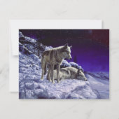 夜の冬の雪の中の灰色のオオカミ 招待状 (正面)
