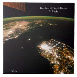 夜の北朝鮮と韓国、NASA ISSの写真 タイル