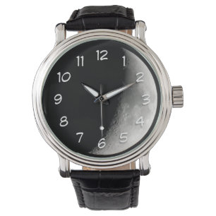 夜の半月 クローズアップ写真 腕時計