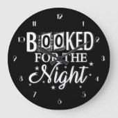 夜の壁の丸い時計に予約されている ラージ壁時計 (正面)