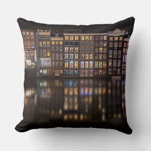 夜の多彩なライトが付いているアムステルダムの家 クッション (正面)