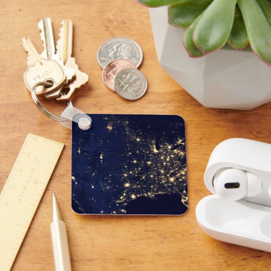 夜の州の統一された街灯。 キーホルダー (デスク)