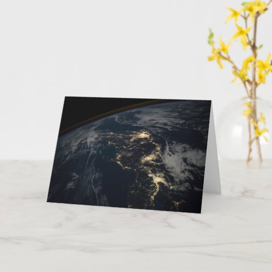 夜の日本の街灯。 カード (黄色い花)