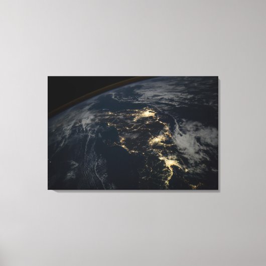 夜の日本の街灯。 キャンバスプリント (正面)