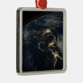 夜の日本の街灯。 メタルオーナメント (右)