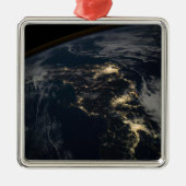 夜の日本の街灯。 メタルオーナメント (正面)