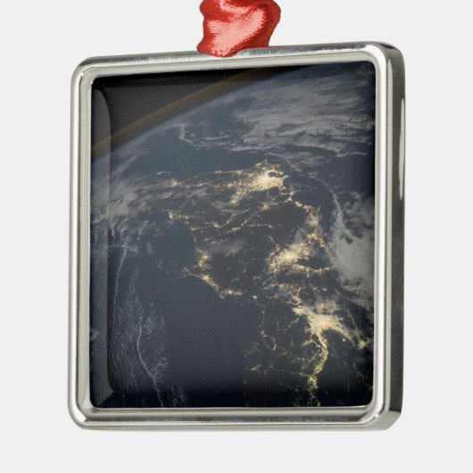 夜の日本の街灯。 メタルオーナメント (左)