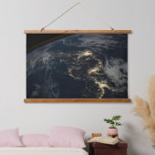 夜の日本の街灯。 吊り下げ型タペストリー (寝室)