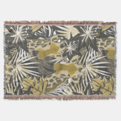 夜の森の中でキリン。 スローブランケット (正面)