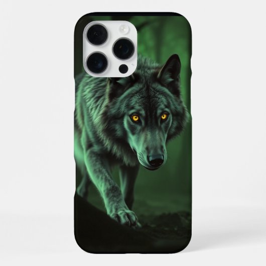 夜の狼の不気味な視線 iPhoneケース (裏面)
