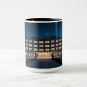 夜の病院：24時間365日気にと献身的なマググ マグカップ (中央)