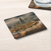 夜の車からの軽い縞 スクエアペーパーコースター (アングル)