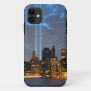 夜の都市のスカイラインの眺め iPhone 11 ケース