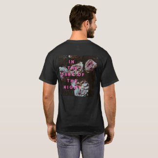 夜の闇に咲くバラTシャツ Tシャツ