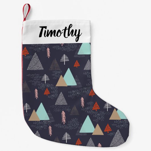 夜の雪の中の常緑樹 スモールクリスマスストッキング (正面)