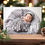 夜の静かクリスマスモダンベビー写真 シーズンカード<br><div class="desc">夜の静かクリスマスモダンベビー写真ホリデーカード。独自の写真、文字、色でこのカスタムデザインをカスタマイズする。</div>