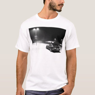夜のDatsun 240z Tシャツ