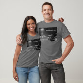 夜のDatsun 240z Tシャツ (ユニセックス)