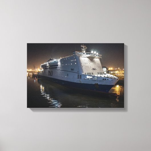夜のP&O Pride of Hullフェリー キャンバスプリント (正面)