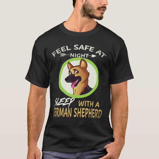 夜は安心して眠れる ドイツ牧羊犬と寝る Tシャツ (正面)