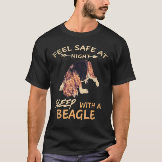 夜は安心して眠れる ビーグルと一緒 Tシャツ