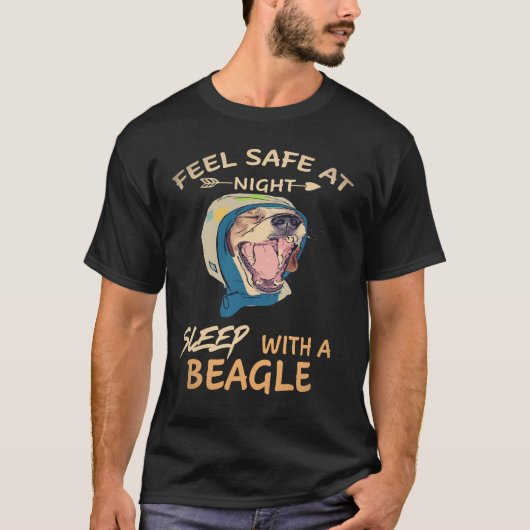 夜は安心して眠れる ビーグルと一緒 Tシャツ (正面)
