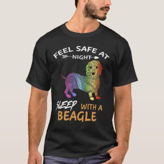 夜は安心 ビーグルと眠る 5 Tシャツ