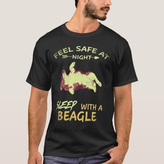 夜は安心 ビーグルと眠る Tシャツ (正面)