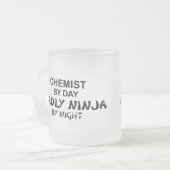 夜までに化学者の致命的な忍者 フロストグラスマグカップ (正面左)