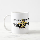 夜までに社交ダンスのダンサーのロックスター コーヒーマグカップ (左)
