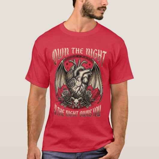 夜を支配せよ - ゴシックハート & バットウィングス タトゥー Tシャツ (正面)