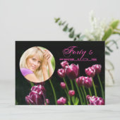 夜チューリップの写真の誕生日のパーティの招待状 招待状 (スタンド正面)