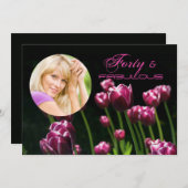 夜チューリップの写真の誕生日のパーティの招待状 招待状 (正面/裏面)