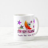 夜勤のPhlebotomistのTシャツおよびギフト コーヒーマグカップ (正面右)